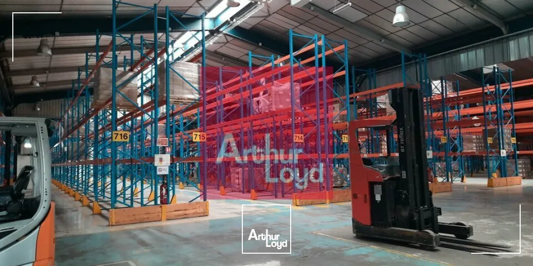 COURNON ZI A LOUER ENTREPOT 3072 M²