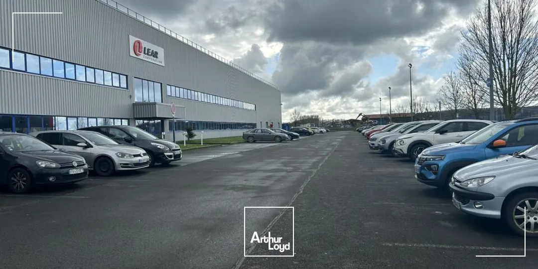 ENTREPOT - ATELIER à VENDRE de 11215 m²