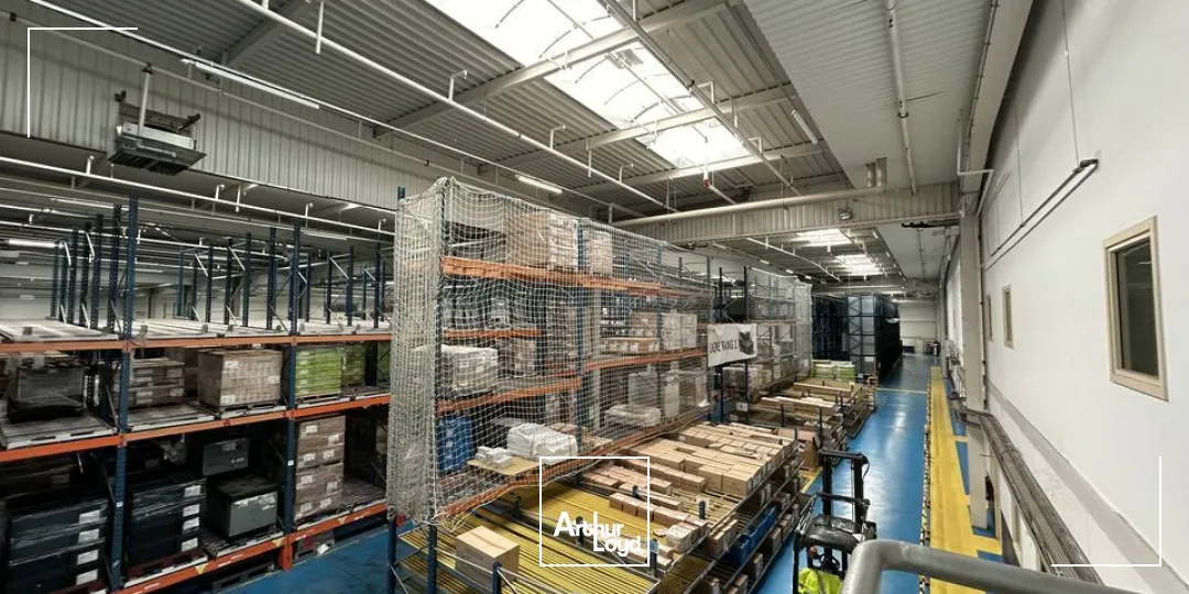 ENTREPOT - ATELIER à LOUER de 11215 m²