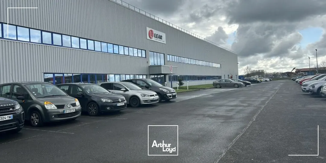 ENTREPOT - ATELIER à LOUER de 11215 m²