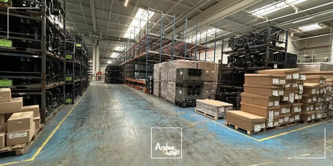 ENTREPOT - ATELIER à VENDRE de 11215 m²