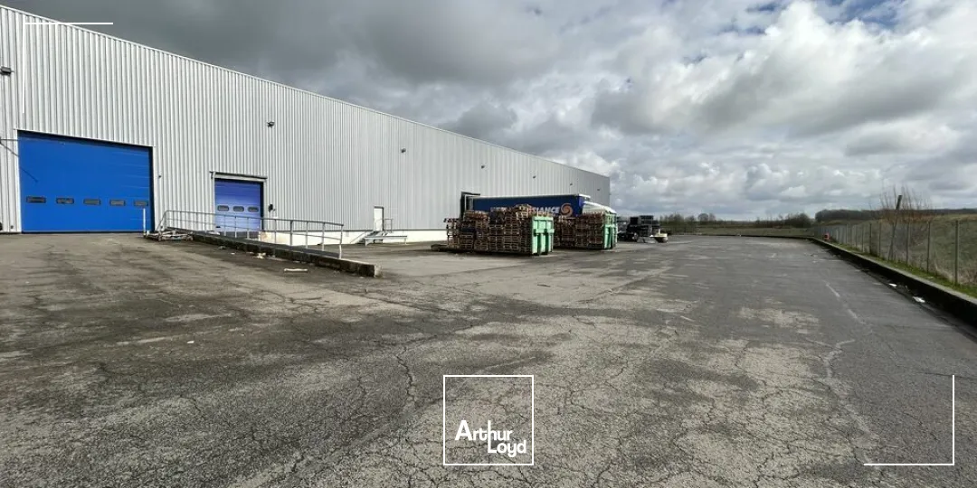ENTREPOT - ATELIER à VENDRE de 11215 m²