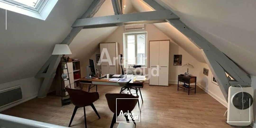 BLOIS - LOCATION BUREAUX DE 84,53 M² - CENTRE VILLE