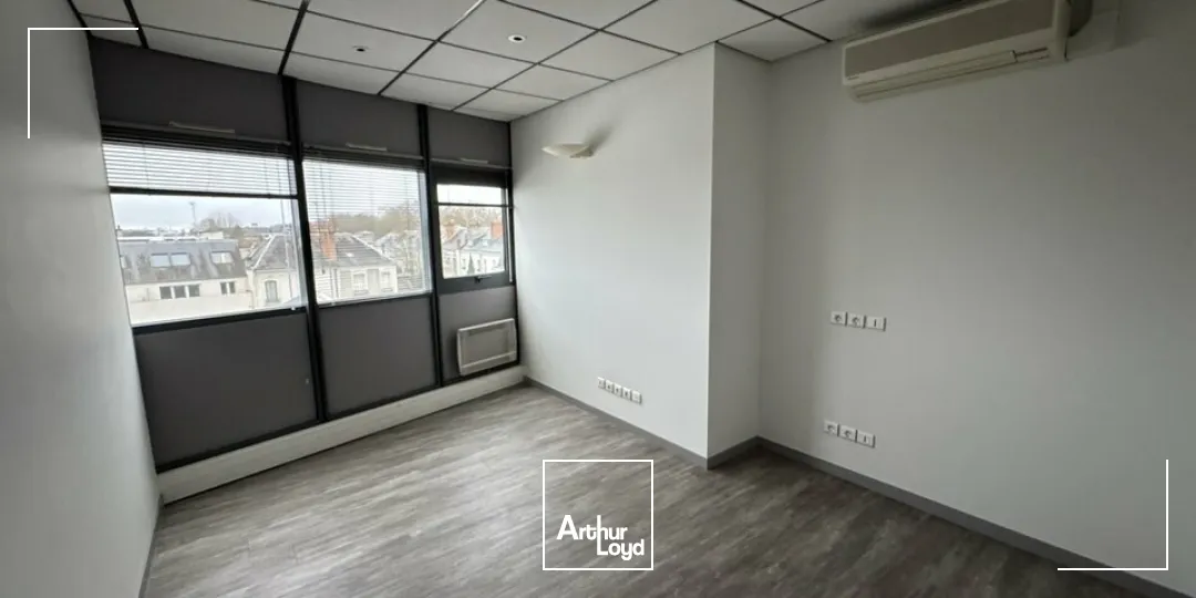 TOURS HYPER CENTRE JEAN JAURES - A VENDRE BUREAUX DE 77 M² 2 PARKINGS