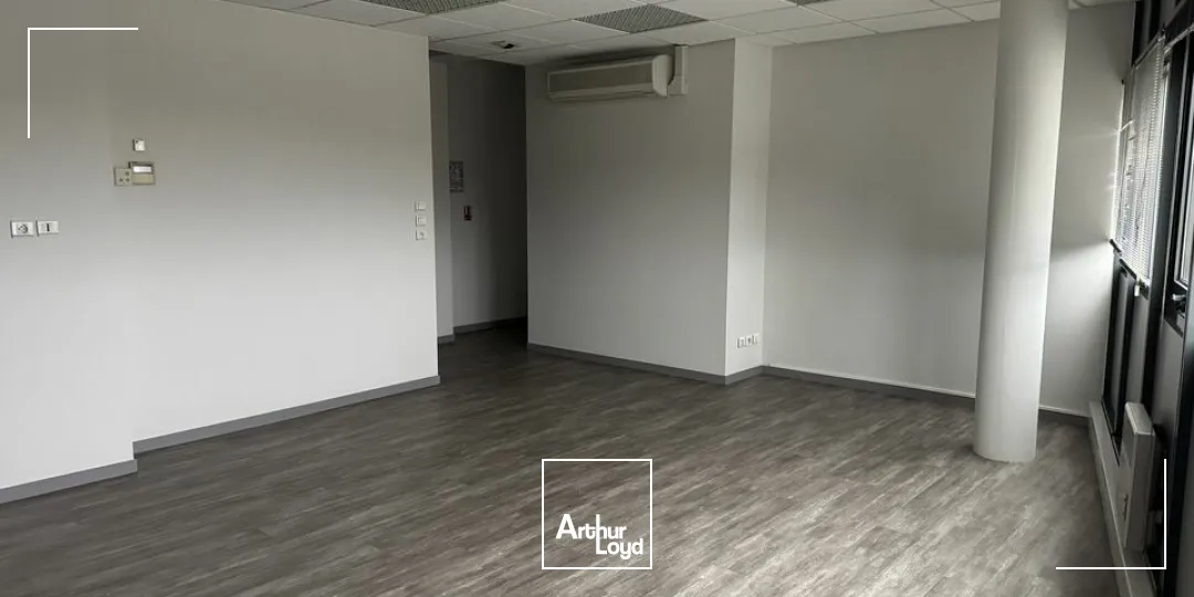 TOURS HYPER CENTRE JEAN JAURES - A VENDRE BUREAUX DE 77 M² 2 PARKINGS