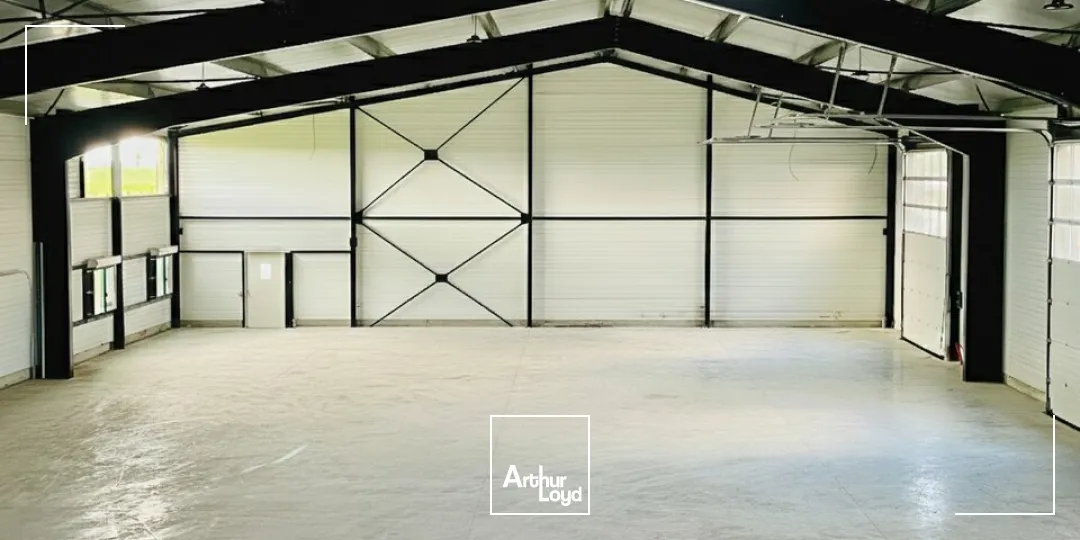 A LOUER - LE HAVRE PLATEAU NORD - LOCAL D'ACTIVITÉ NEUF BRUT DE BÉTON D'ENVIRON 235 m2