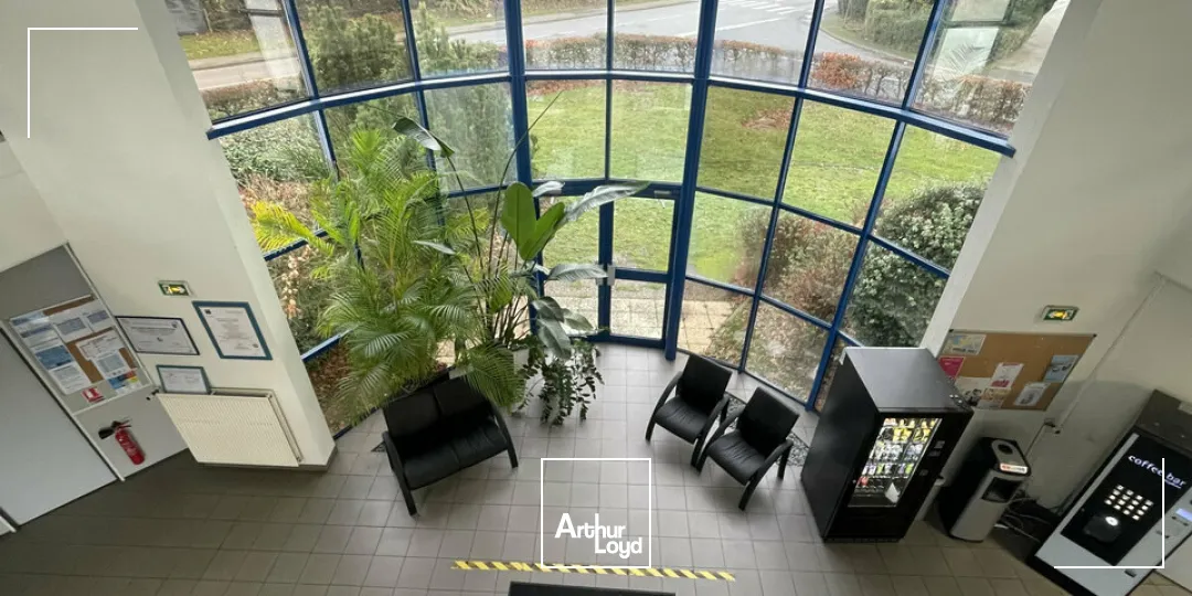 MONTIVILLIERS  À VENDRE - IMMEUBLE DE BUREAUX 1&nbsp;260 m² 