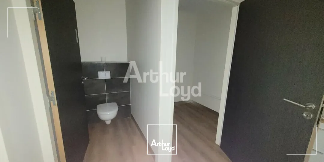 A VENDRE - Local d'activité de 566 m² + 118m2 de bureaux - Secteur Alpespace