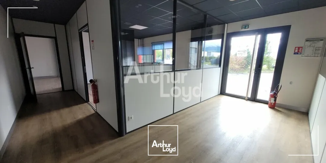 A VENDRE - Local d'activité de 566 m² + 118m2 de bureaux - Secteur Alpespace