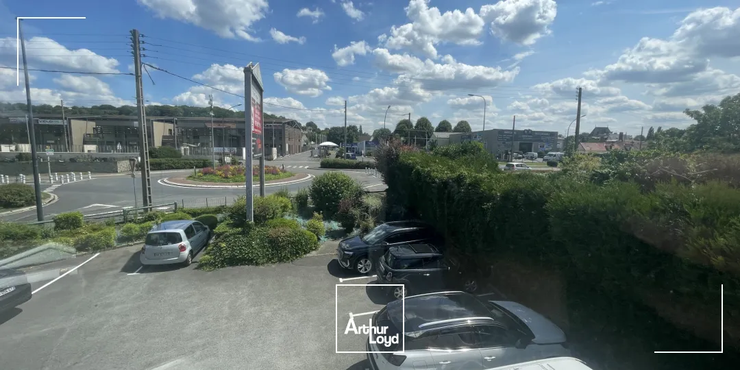 164 m2 de Bureaux à louer - Chaumontel proche gare 