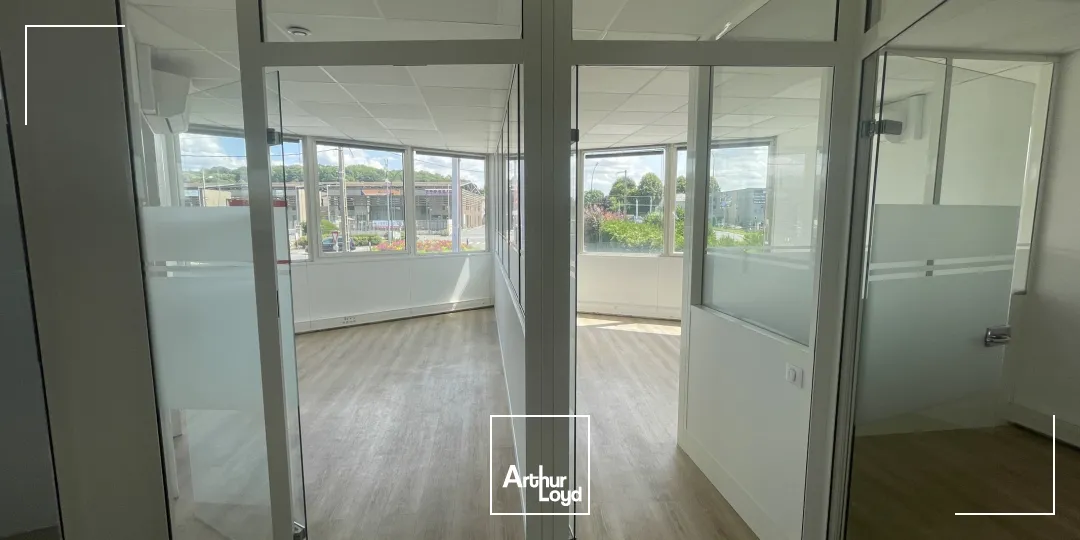 164 m2 de Bureaux à louer - Chaumontel proche gare 