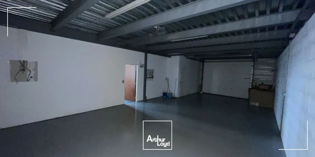 Bureaux d'environ 60m2 avec local d'activité d'environ 100m2 à louer