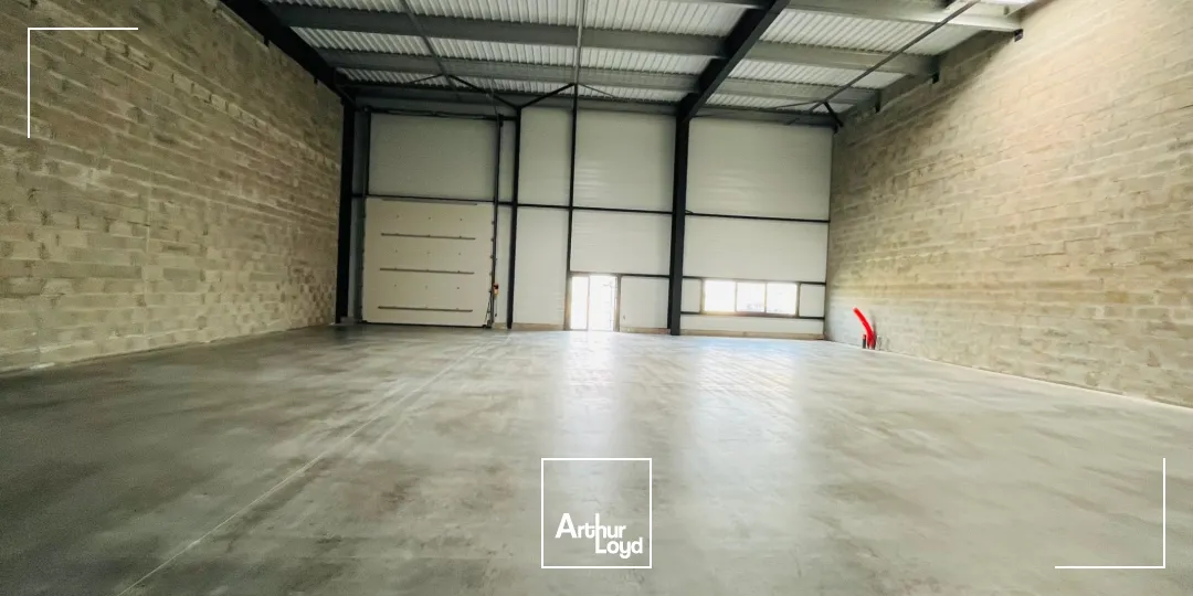 A LOUER - STOCKAGE - 350 M2 - ZI 6 CROIX DONGES