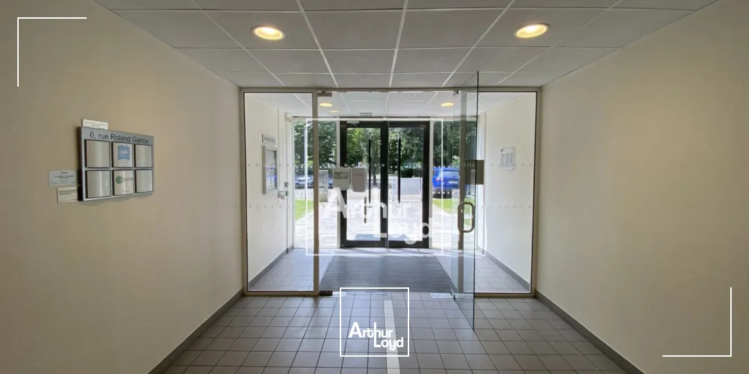 A LOUER BUREAUX EYBENS PARC ARBORE PROCHE TRAM ET COMMODITES