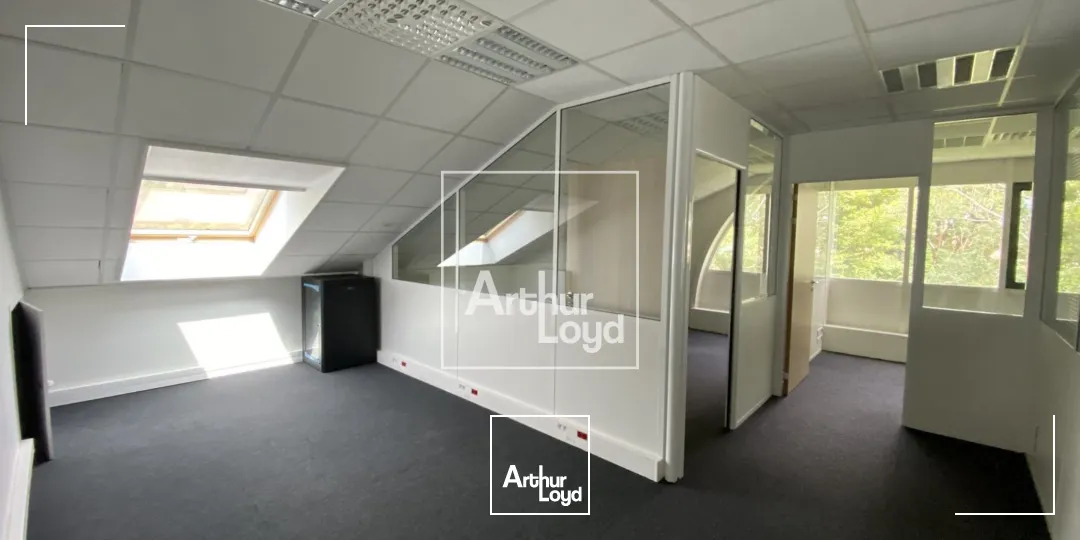 A LOUER BUREAUX EYBENS PARC ARBORE PROCHE TRAM ET COMMODITES