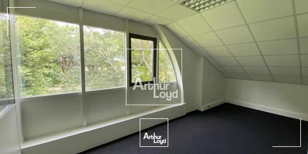 A LOUER BUREAUX EYBENS PARC ARBORE PROCHE TRAM ET COMMODITES