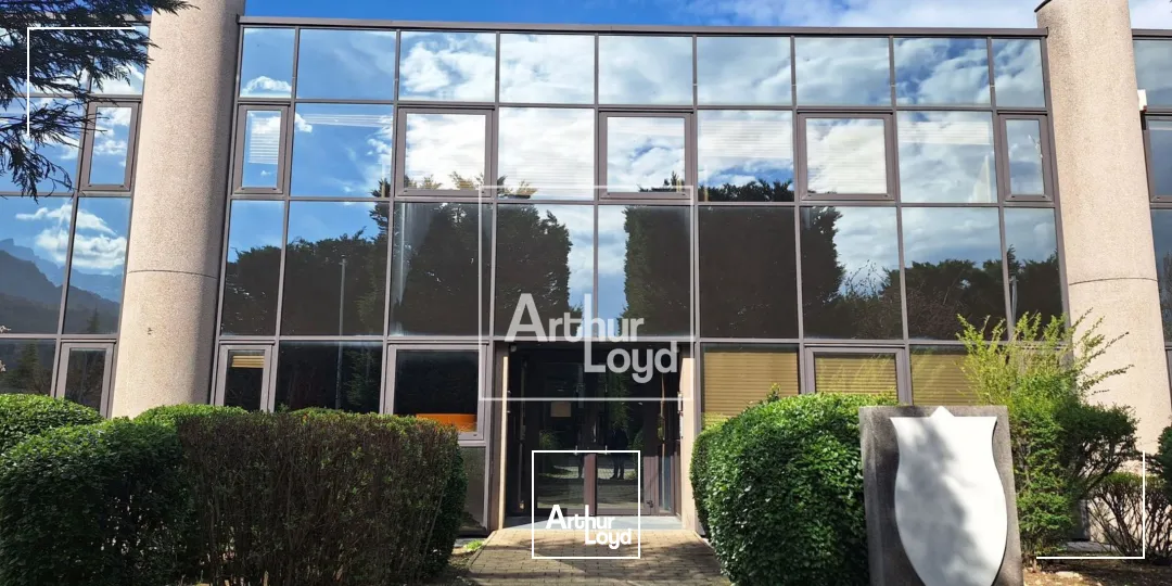 A VENDRE BATIMENT DE BUREAUX SEYSSINET-PARISET
