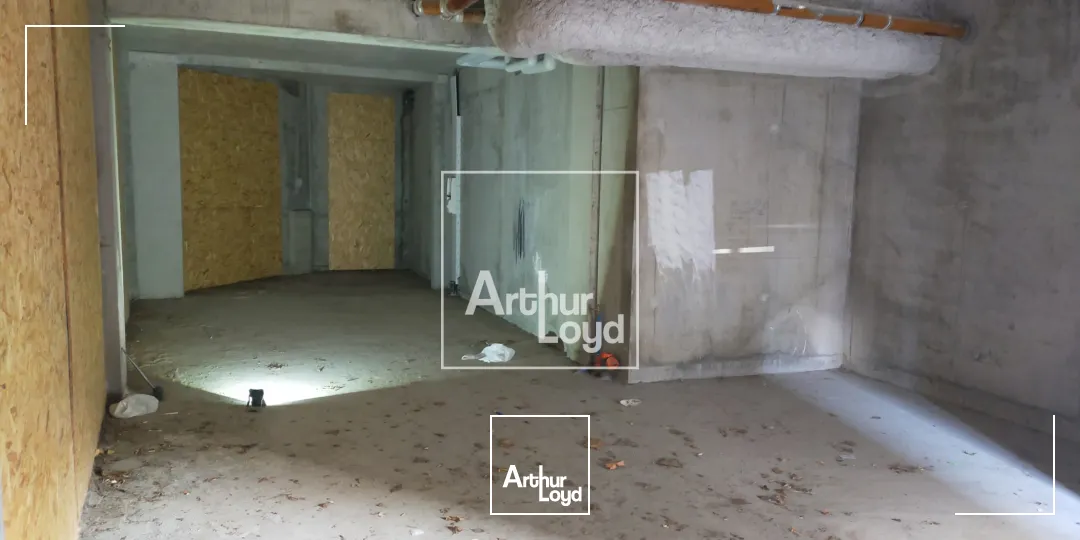 Locaux commerciaux - Location - GRENOBLE - 38100 - 83-83 - 7588020