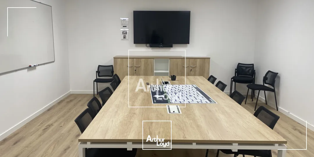 BUREAUX A LOUER VARCES AVEC TERRASSE BELLE VISIBILITE