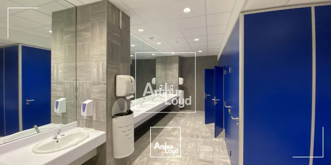 BUREAUX 3&nbsp;645 M² DIVISIBLES ENTIEREMENT RENOVES - A LOUER - EYBENS