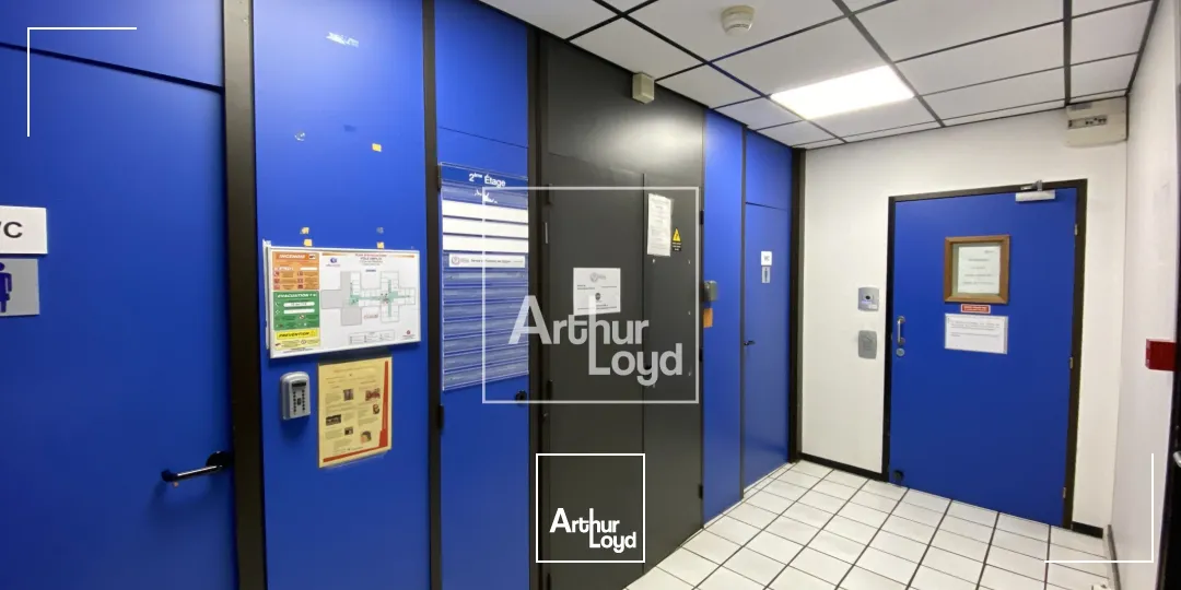 BUREAUX A VENDRE A MEYLAN 475M² AVEC PARKINGS