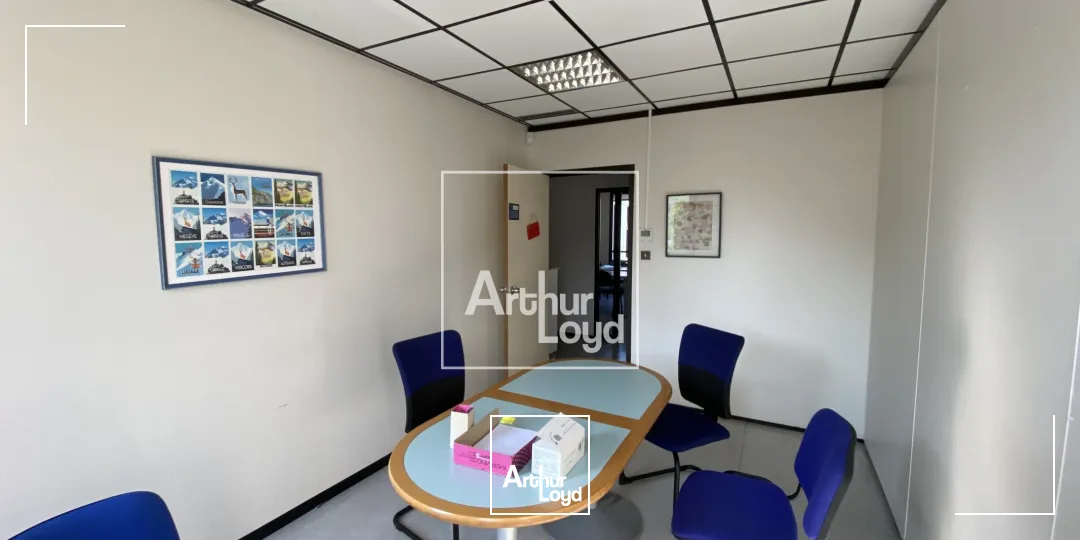 BUREAUX A VENDRE A MEYLAN 475M² AVEC PARKINGS