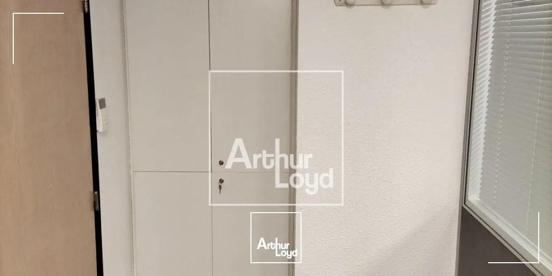 A LOUER BUREAUX 2 LOTS de 50M² en RDC SECTEUR EUROPOLE GARE GRENOBLE