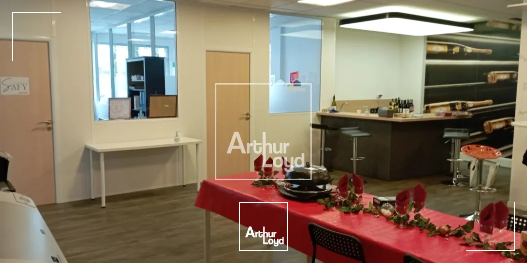 BUREAU DE 19M² A LOUER DANS UN IMMEUBLE TERTIAIRE CENTR'ALP MOIRANS