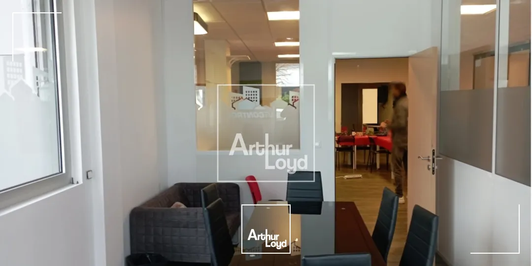 BUREAU DE 19M² A LOUER DANS UN IMMEUBLE TERTIAIRE CENTR'ALP MOIRANS