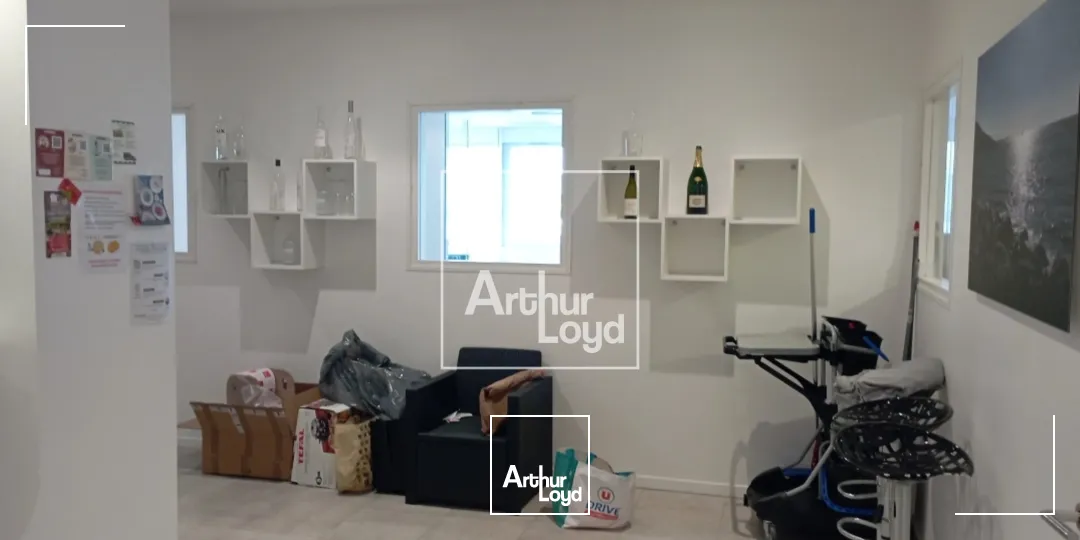 BUREAU DE 19M² A LOUER DANS UN IMMEUBLE TERTIAIRE CENTR'ALP MOIRANS