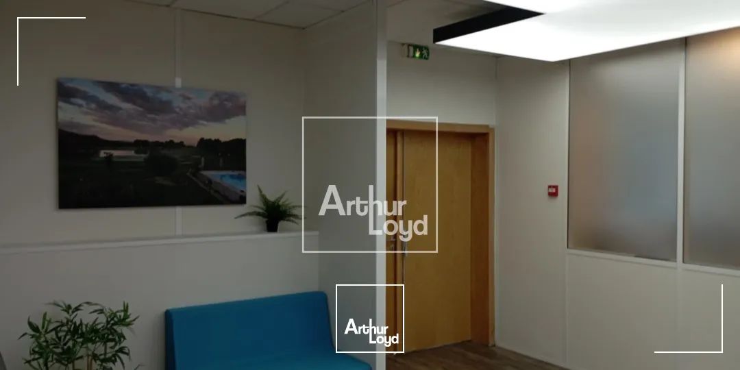 BUREAU DE 19M² A LOUER DANS UN IMMEUBLE TERTIAIRE CENTR'ALP MOIRANS