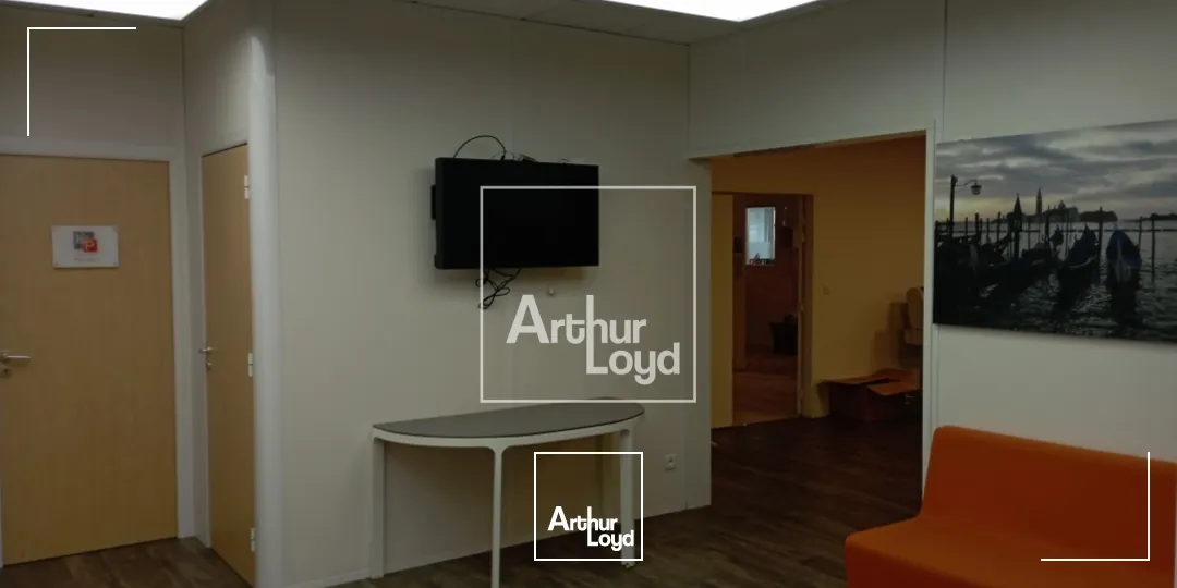 BUREAU DE 19M² A LOUER DANS UN IMMEUBLE TERTIAIRE CENTR'ALP MOIRANS