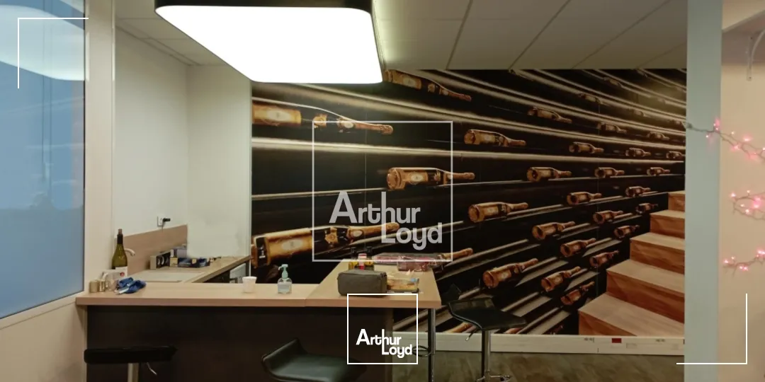 BUREAU DE 19M² A LOUER DANS UN IMMEUBLE TERTIAIRE CENTR'ALP MOIRANS