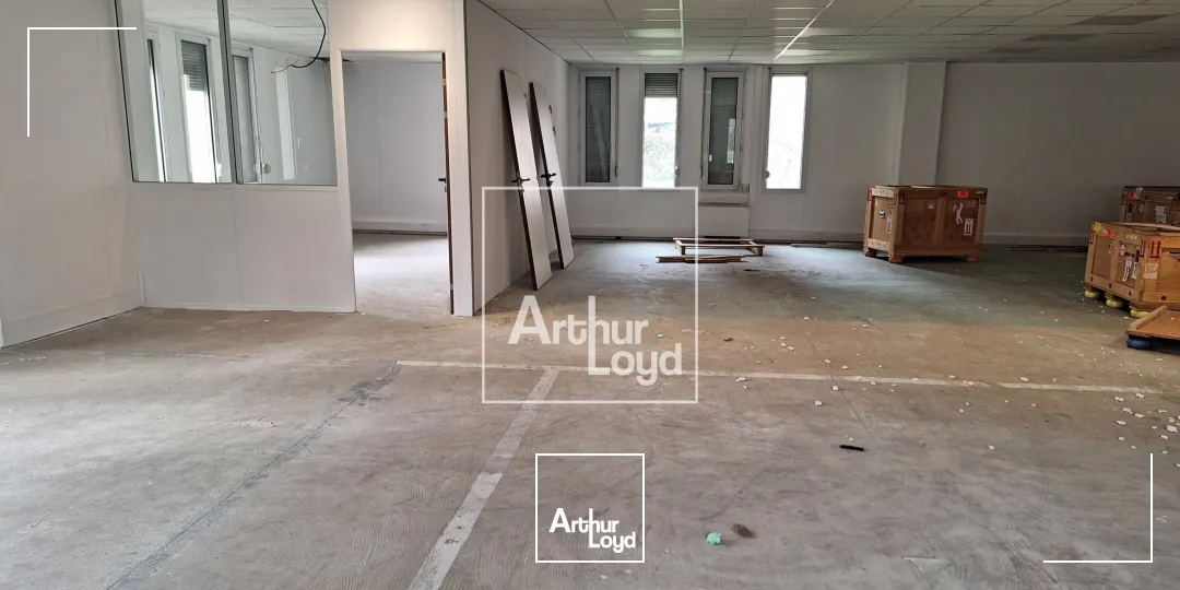 DEUX BUREAUX A LOUER VEUREY VOROIZE - 157 m² et 340 m²