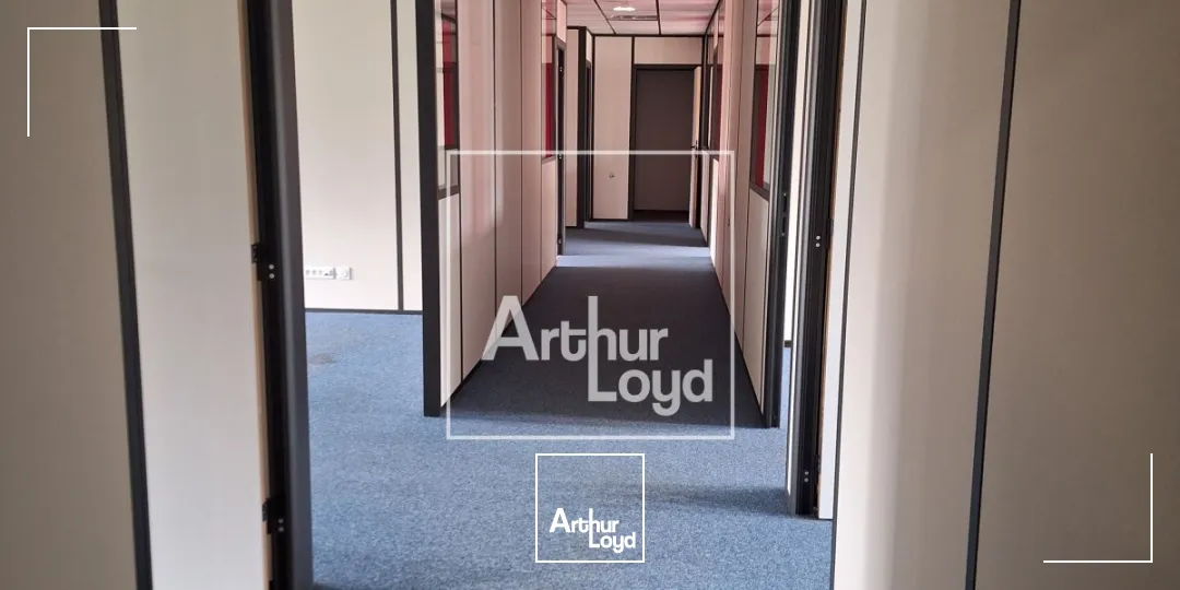 DEUX BUREAUX A LOUER VEUREY VOROIZE - 157 m² et 340 m²