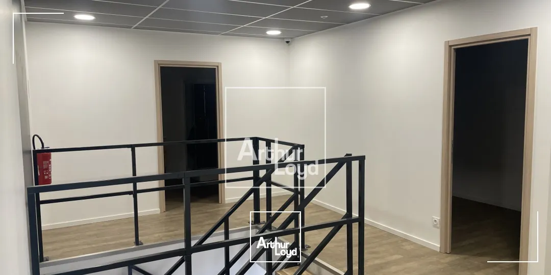 Locaux d'activité & Entrepôts - Location - LE VERSOUD - 38420 - 880-880 - 7588411