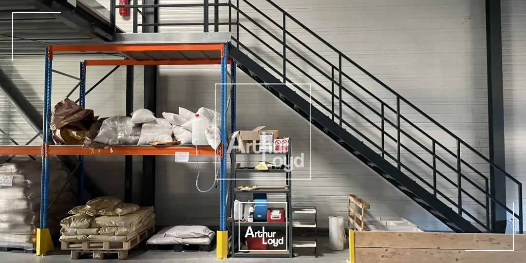 Locaux d'activité & Entrepôts - Location - LE VERSOUD - 38420 - 880-880 - 7588413