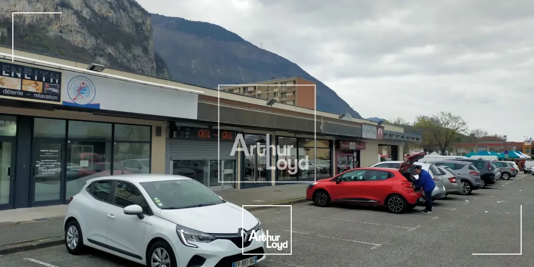 Locaux commerciaux - Location - SASSENAGE - 38360 - 83-83 - 7588435