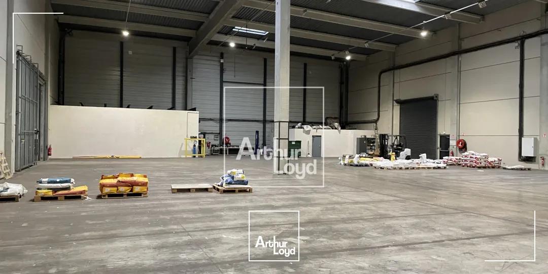 Ténement exceptionnel 22&nbsp;698 m² sur terrain de plus de 10 HA