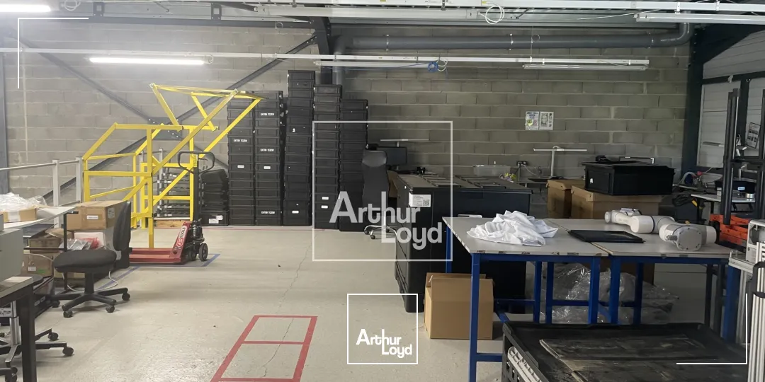 Locaux d'activité & Entrepôts - Location - DOMENE - 38420 - 335.75-335.75 - 7588551