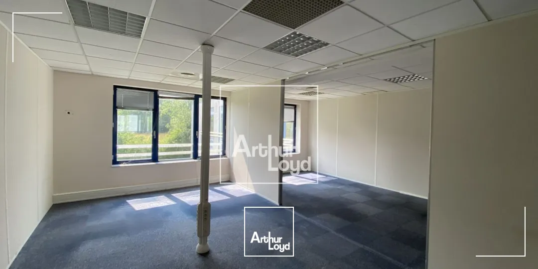 BUREAUX A LOUER 900m² - SECTEUR MAUPRETUIS A MEYLAN