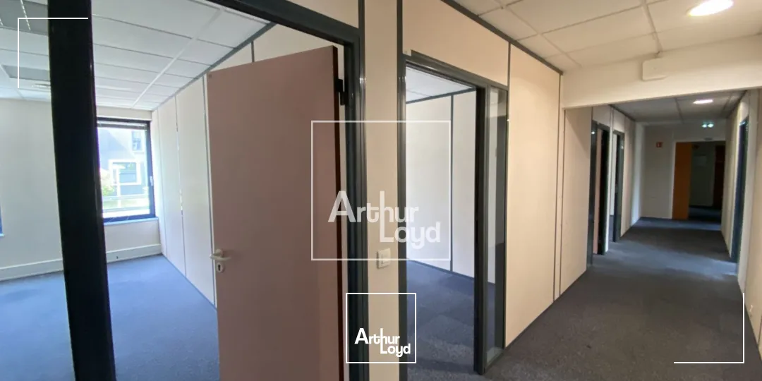 BUREAUX A LOUER 900m² - SECTEUR MAUPRETUIS A MEYLAN