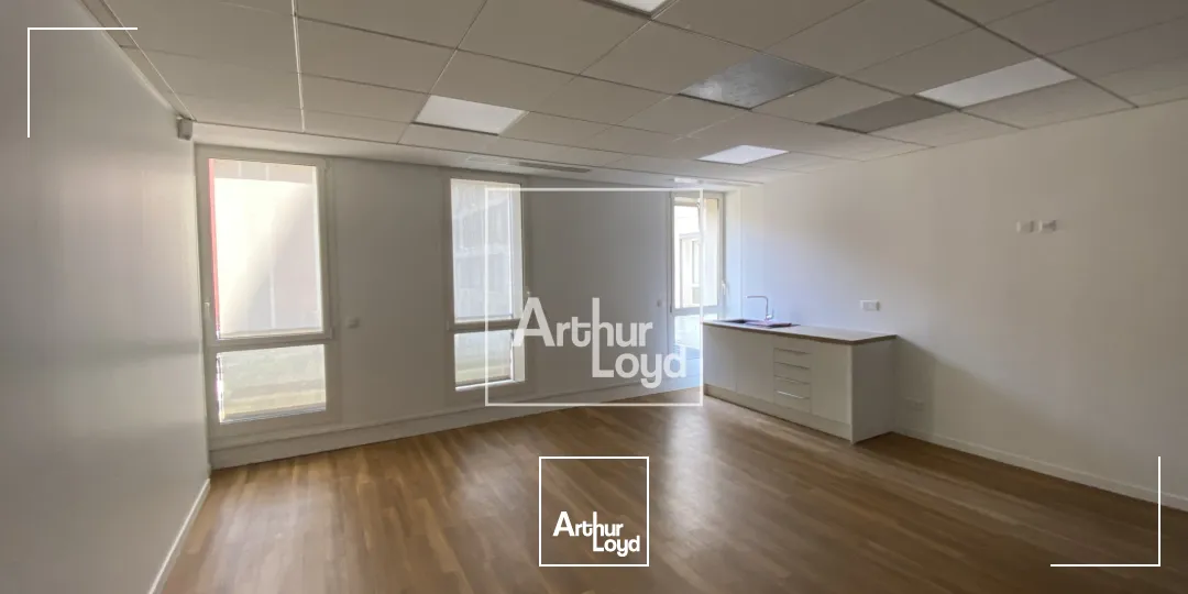 2 BUREAUX A LOUER DE 334 M² - SECTEUR PALAIS DE JUSTICE A GRENOBLE 