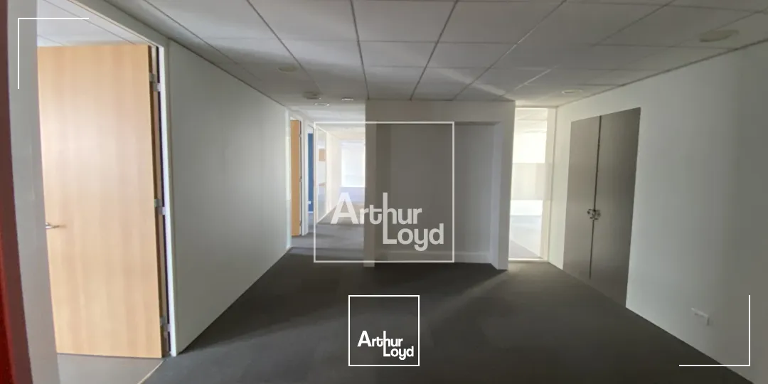 2 BUREAUX A LOUER DE 334 M² - SECTEUR PALAIS DE JUSTICE A GRENOBLE 