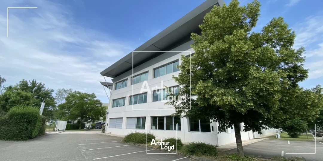 BUREAUX ENTIEREMENT RENOVES - MONTBONNOT