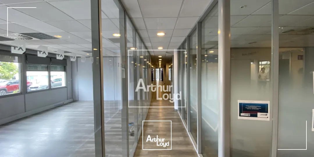 BUREAUX ENTIEREMENT RENOVES - MONTBONNOT
