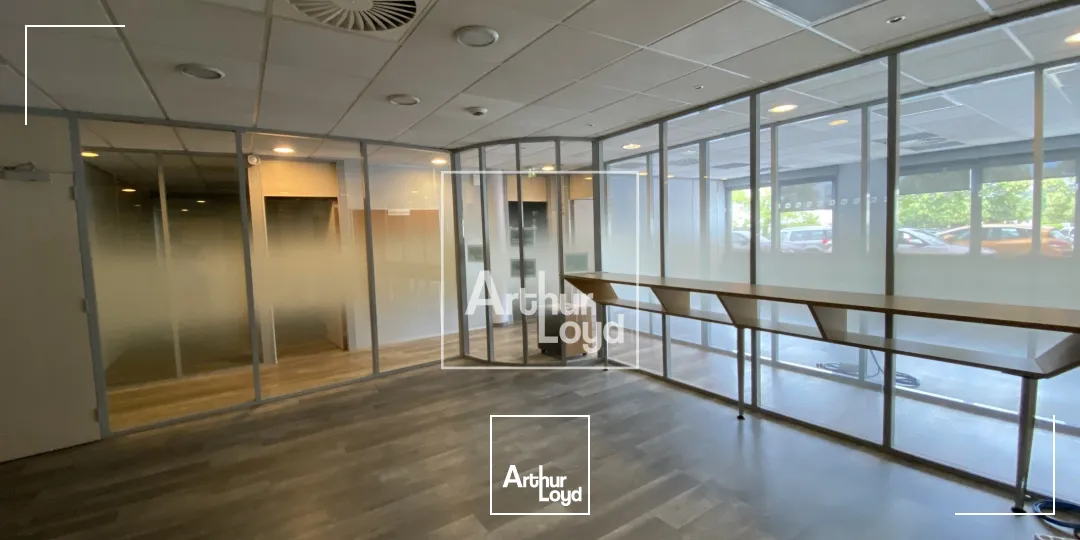 BUREAUX ENTIEREMENT RENOVES - MONTBONNOT