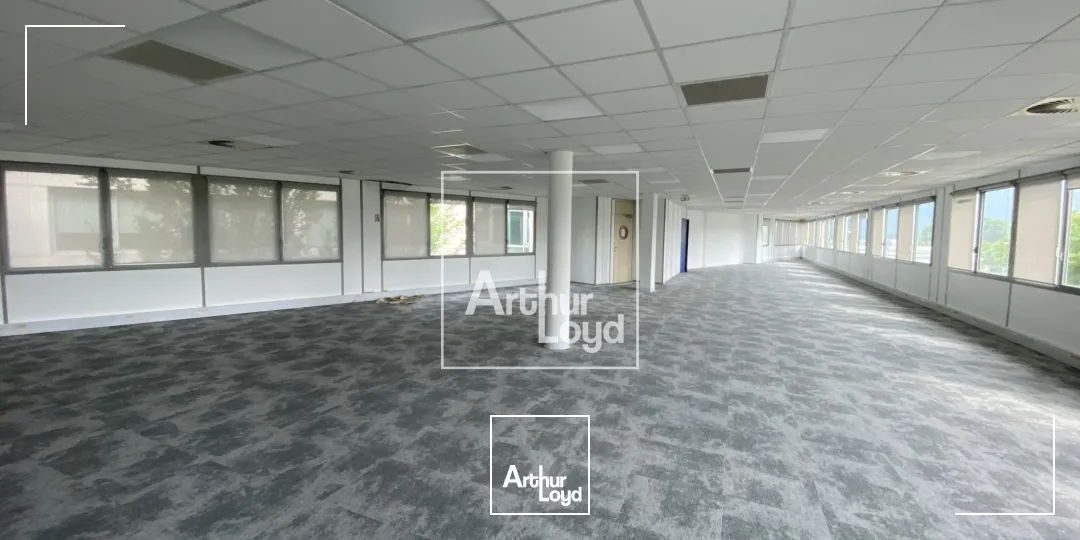 BUREAUX ENTIEREMENT RENOVES - MONTBONNOT