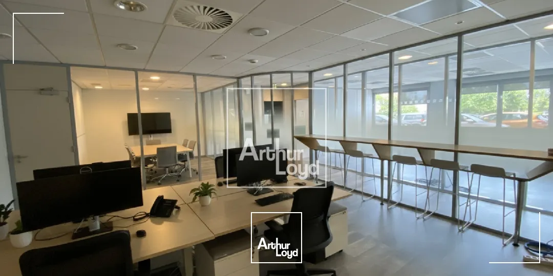 BUREAUX ENTIEREMENT RENOVES - MONTBONNOT