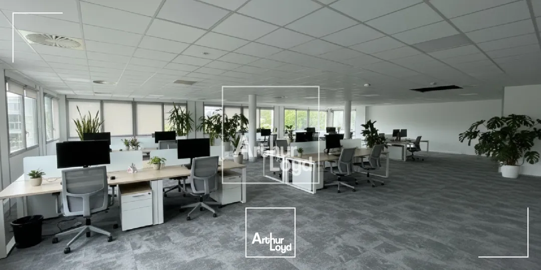 BUREAUX ENTIEREMENT RENOVES - MONTBONNOT